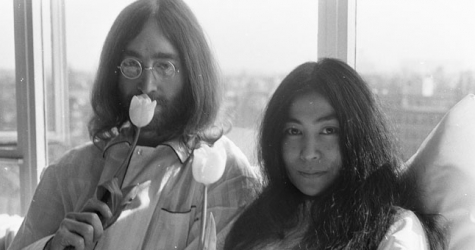 Убийца Джона Леннона извинился перед Йоко Оно