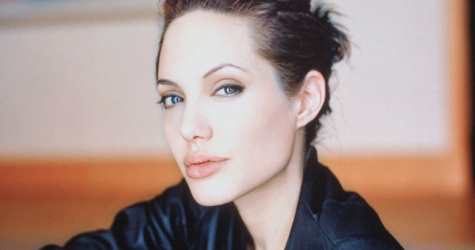 Анджелина Джоли запустила канал на YouTube