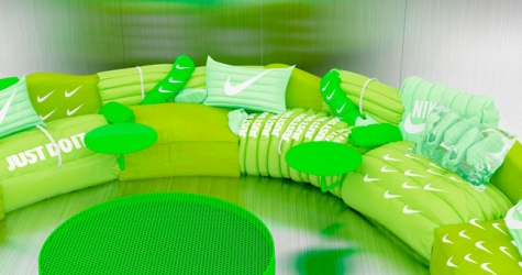 Crosby Studios сделала диван из пуховиков Nike