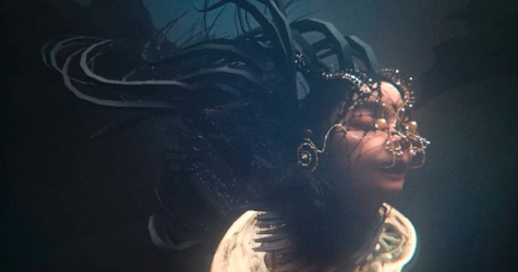 Бьорк анонсировала свое самое масштабное шоу с участием режиссера «Гарри Поттера»