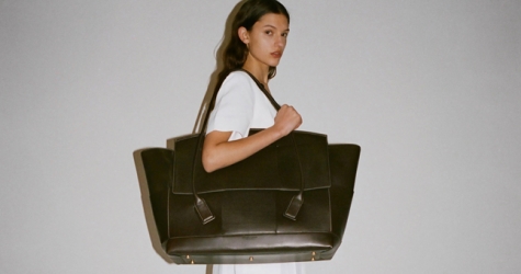 Bottega Veneta выпускает новую сумку на Миланской неделе дизайна