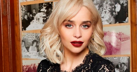 «Волосатая встреча»: Эмилия Кларк выложила фото с коллегами по «Игре престолов»