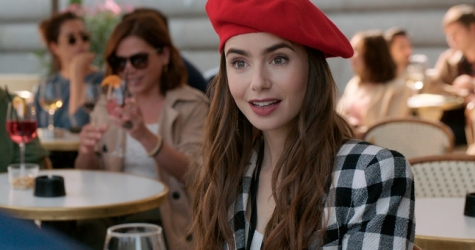 Продажи Chanel и Kangol выросли в разы после выхода сериала «Эмили в Париже»