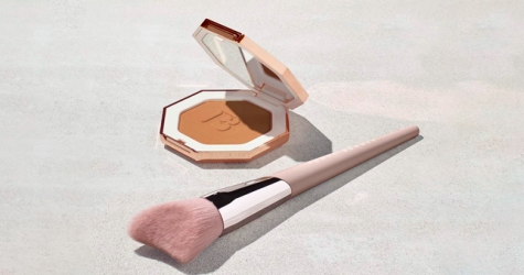 Рианна выпустила первый бронзер Fenty Beauty