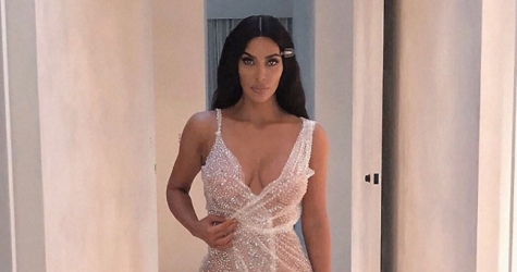 Ким Кардашьян примерила платье участника MBFW Russia Yasya Minochkina