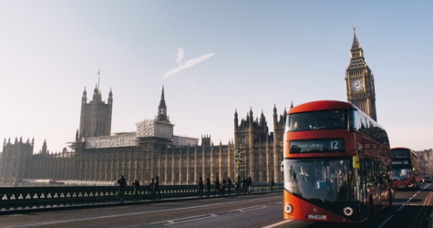 В Лондоне запретили рекламировать фастфуд в общественном транспорте