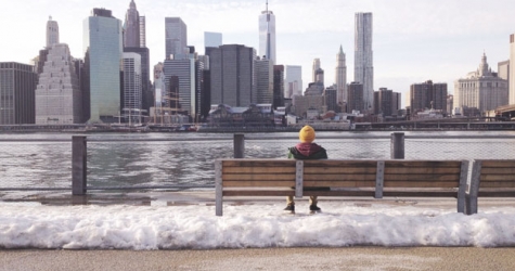 Почему иногда мы чувствуем себя одинокими даже в окружении людей