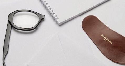 Закладка-таби и белые матрешки в коллекции аксессуаров для дома от Maison Margiela