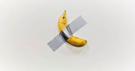 Маурицио Каттелан продал приклеенные к стене бананы за 120 тысяч долларов