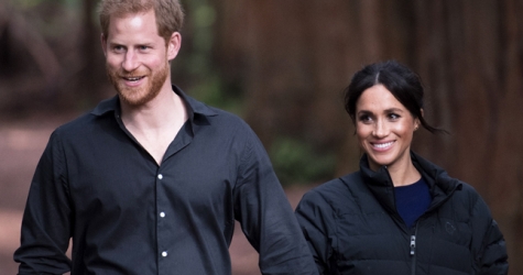 Принц Гарри и Меган Маркл выезжают из Кенсингтонского дворца