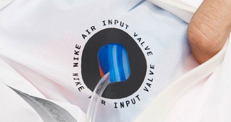 Nike создал надувную куртку для переменчивой погоды