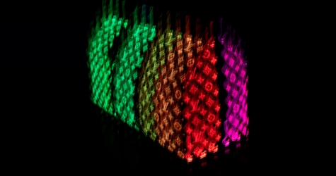 Как выглядят сумки Вирджила Абло для Louis Vuitton с оптическим волокном