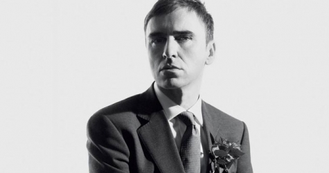 Руководство Calvin Klein раскритиковало Рафа Симонса за «слишком модные» джинсы