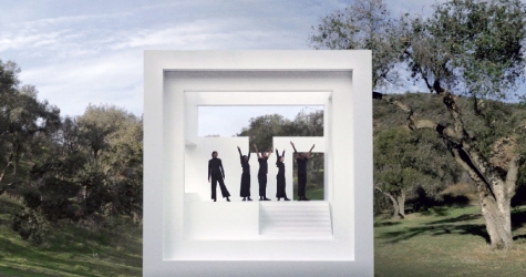 Соланж представила танцевальный перформанс в партнерстве с Uniqlo