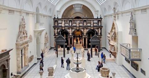 Музей Виктории и Альберта назвал галерею в честь Элтона Джона