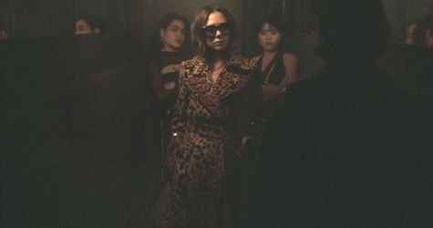 Виктория Бекхэм становится вышибалой ночного клуба в фильме Dazed