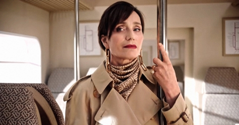 Эксцентричное британское Рождество в видеокампании Burberry