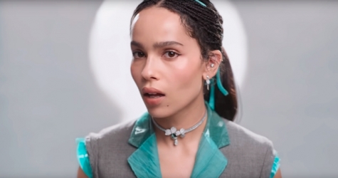 Зои Кравиц попадает в сказку в праздничном видео Tiffany & Co.