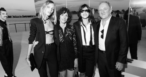 Шарлотта Генсбур, Хейли Бибер и другие гости показа Saint Laurent на Ла-Чертоза