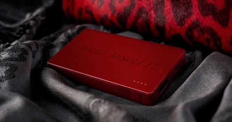 Valentino x Mophie выпустили портативную зарядную станцию