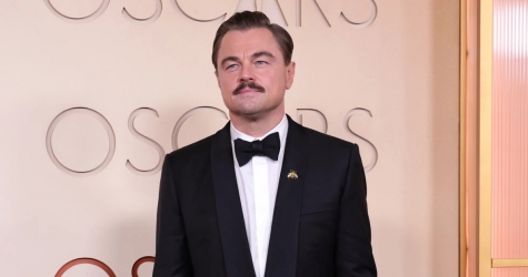 Леонардо Ди Каприо в Dior и Джесси Бакли в Chanel: красная дорожка «Оскара-2026»