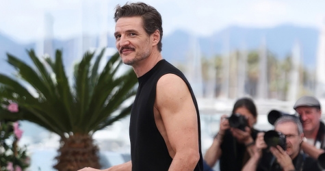 Маргарет Куолли в Chanel и Педро Паскаль в Calvin Klein: лучшие образы Каннского кинофестиваля 2025