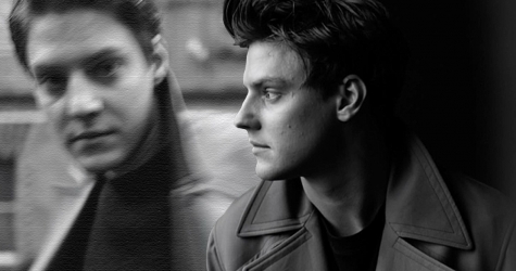 «Принимать ту жизнь, которую выбирают друзья»: Павел Табаков — о проявлении чувств и комедии «По барам»