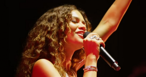 Зендая выступила на Coachella — актриса исполнила песни из «Эйфории»