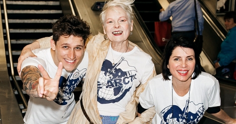 Знаменитости выступили в защиту Арктики в футболках от Вивьен Вествуд