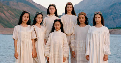 Как Азиза Азим запустила удивительную марку одежды, оглядываясь на культуры Шелкового пути