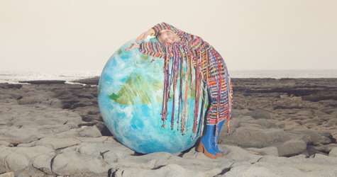 Золотой суперкар у Bottega Veneta, Ариана Гранде — у Givenchy: чем интересны рекламные кампании сезона осень-зима 2019