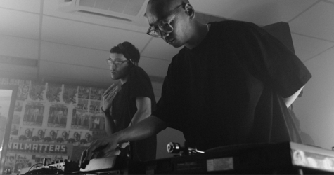 Техно, AC/DC, музыка пигмеев: что слушают академические композиторы