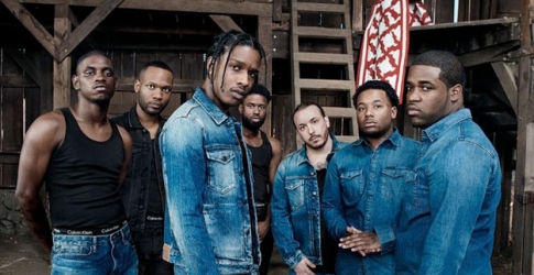 Раф Симонс снял A$AP Rocky и его команду в амбаре