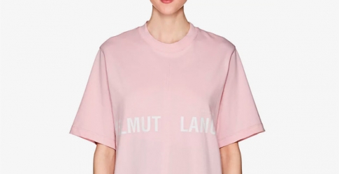 Helmut Lang выпустил розовую футболку для миллениалов