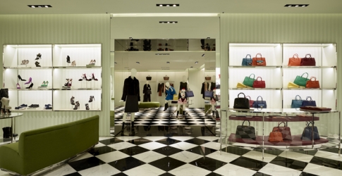 В Санкт-Петербурге открылся первый магазин Prada