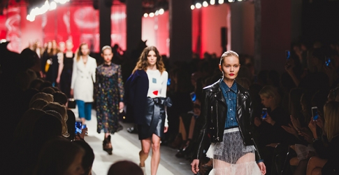 Прямая трансляция \"ЦУМ Fashion Show\" на Buro 24/7