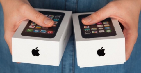 Новые модели iPhone начнут производить позже, чем планировалось