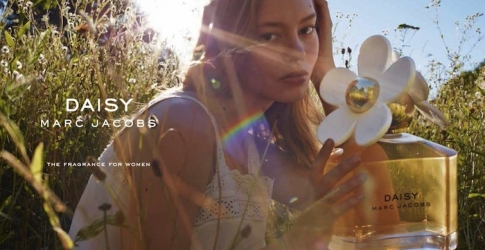 Кадры из новой рекламы аромата Marc Jacobs Daisy