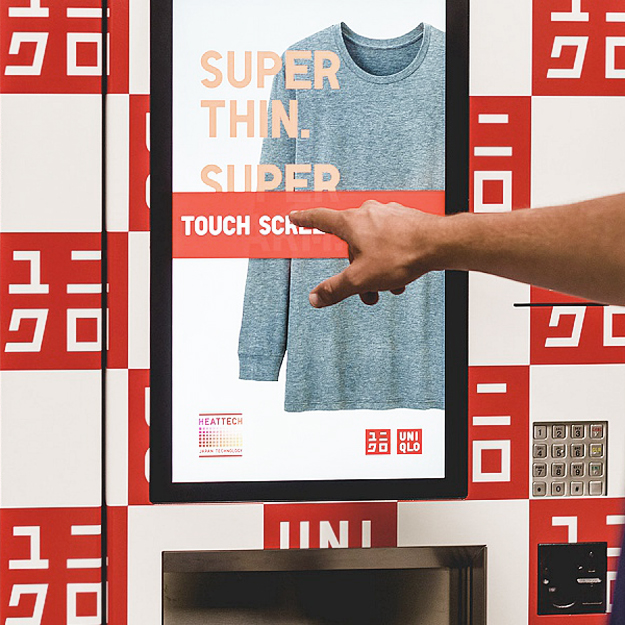 Uniqlo будет продавать вещи через торговые автоматы Uniqlo будет продавать вещи через торговые автоматы