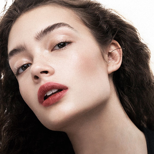 На сайте Bobbi Brown можно накраситься в виртуальной реальности На сайте Bobbi Brown можно накраситься в виртуальной реальности