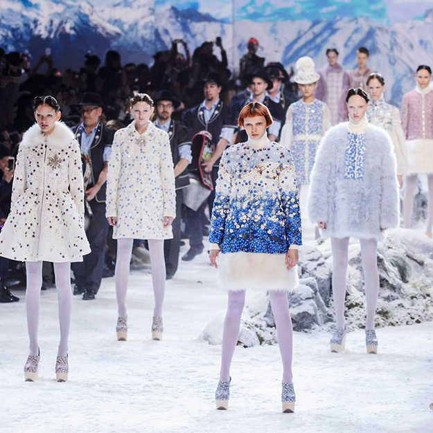 Moncler проведет показ за день до Недели моды в Милане Moncler проведет показ за день до Недели моды в Милане