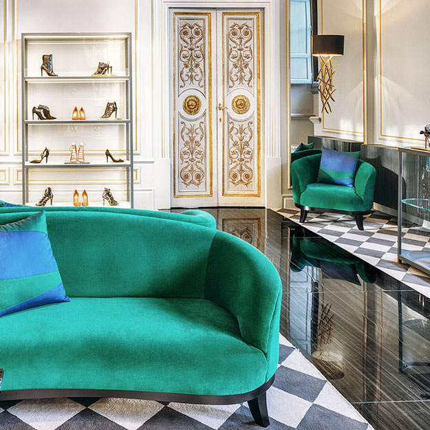 Aquazzura запустит мужскую линию и откроет 9 новых магазинов Aquazzura запустит мужскую линию и откроет 9 новых магазинов