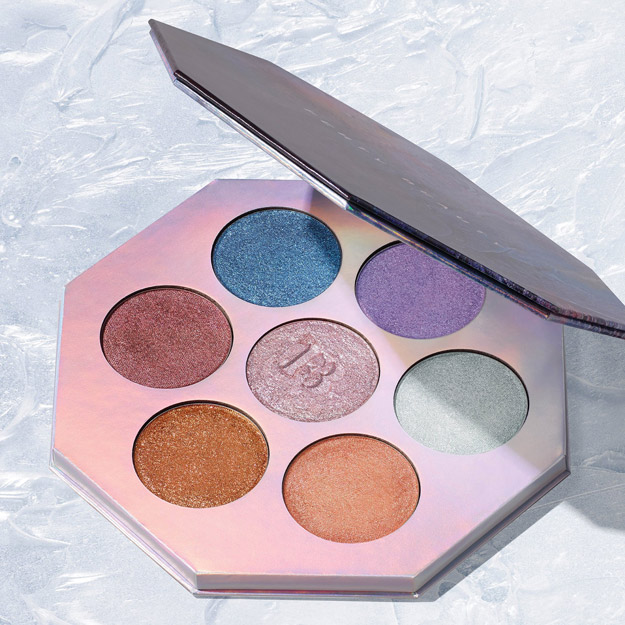 Рианна выпустила праздничную палетку хайлайтеров Fenty Beauty Рианна выпустила праздничную палетку хайлайтеров Fenty Beauty