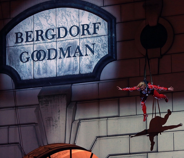 Альтернативная реальность от Bergdorf Goodman Альтернативная реальность от Bergdorf Goodman
