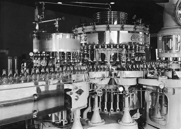 Coca-Cola отмечает 130-летие Coca-Cola отмечает 130-летие