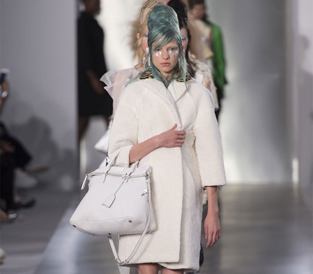 Обзор Buro 24/7: Maison Margiela, весна-лето 2016 Обзор Buro 24/7: Maison Margiela, весна-лето 2016