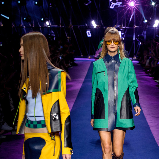 Миланская неделя моды: Versace, весна-лето 2017 Миланская неделя моды: Versace, весна-лето 2017