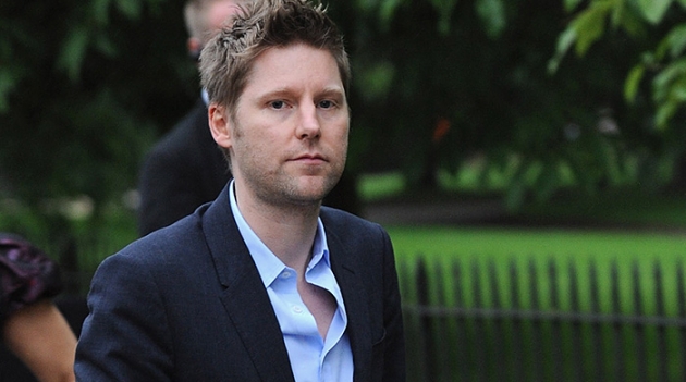 Инвесторы Burberry возмущены доходами Кристофера Бейли