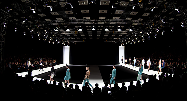 Видео 360 градусов с Mercedes-Benz Fashion Week