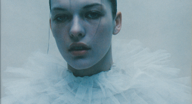 Кейт Мосс и Милла Йовович в архивной съемке i-D 1996 года